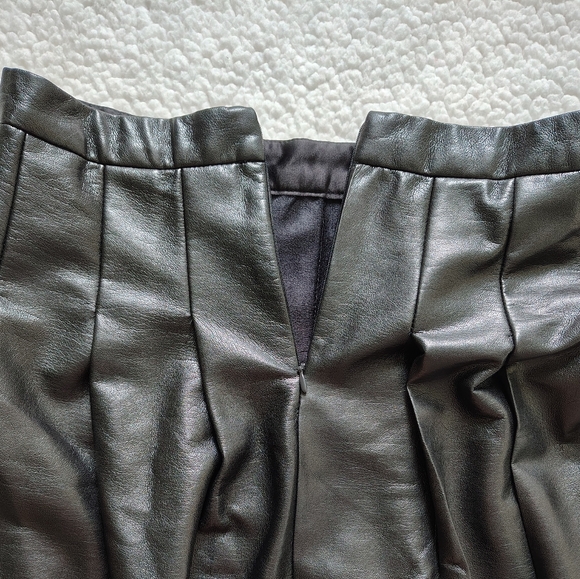 *NWOT* Truth by Republic Women's Size 10 Black Faux Leather Pleated Skirt - Picture 8 of 12
